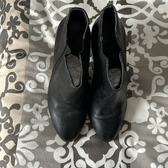 Jessica Simpson Heeled Booties. Size 7. - Picture 2 of 9